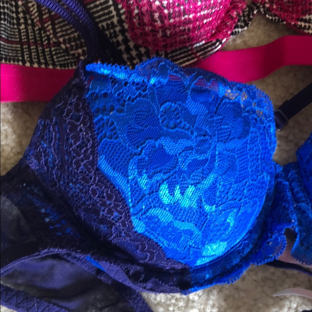 VS bras - Picture 2 of 3